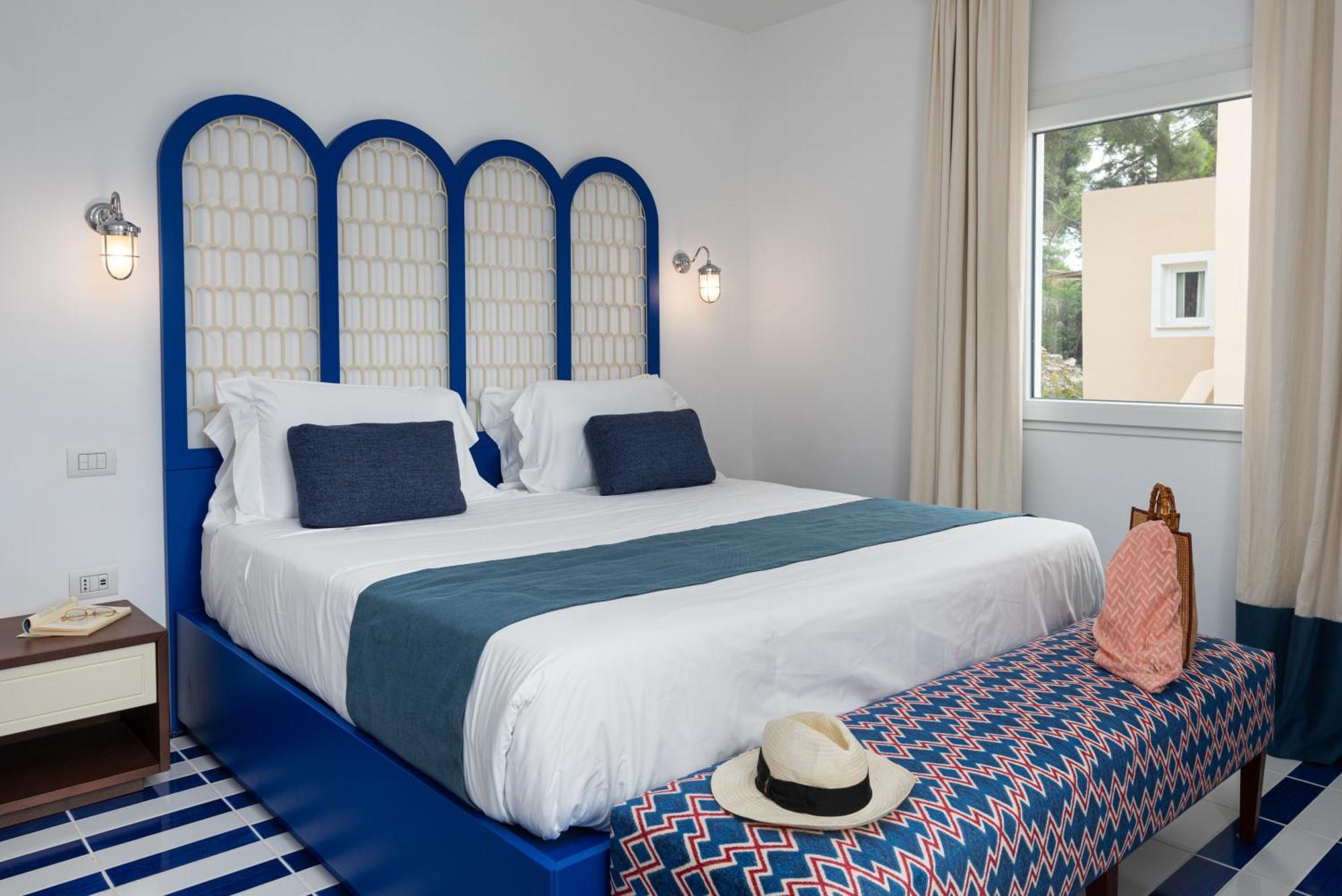 Premium Double Room Spa BathTerrace Sea View,1556365705:JPEG